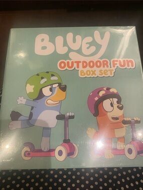 Outdoor Fun Box Set - Bluey books in gift pack sealed new